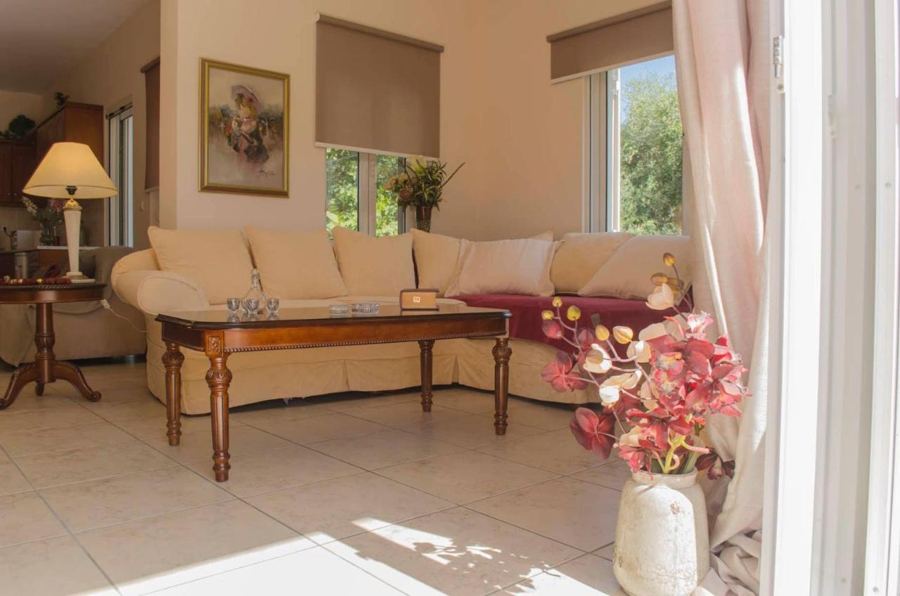 Villa Aretaki Kalamaki Extérieur photo